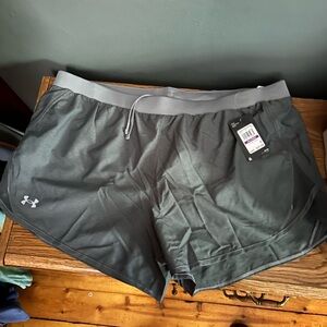 NWT woman’s under armour shorts